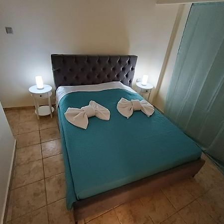 Athens Sky Suites 1 Piraeus Buitenkant foto